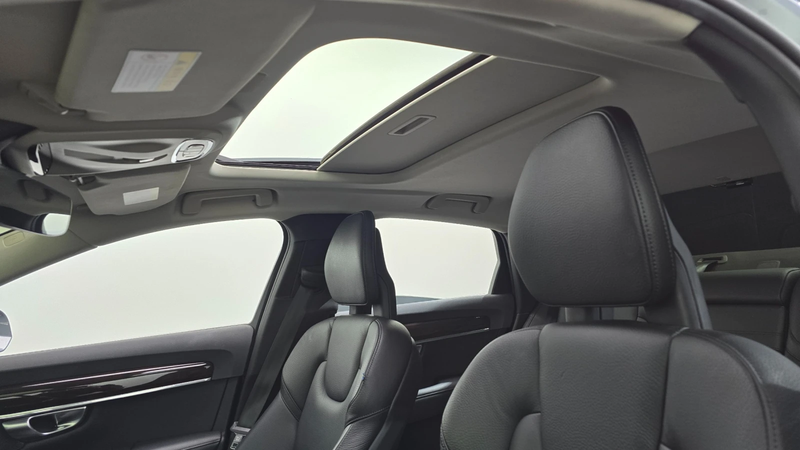 Volvo S90 2.0 D4 Momentum , снимка 15 - Автомобили и джипове - 56675556