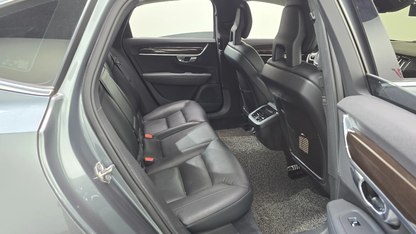 Volvo S90 2.0 D4 Momentum , снимка 10 - Автомобили и джипове - 56675556