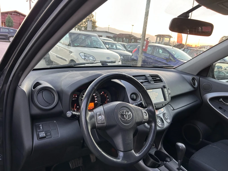 Toyota Rav4 2.0GAZ AVTOMAT/4X4/NAVI , снимка 11 - Автомобили и джипове - 47764469