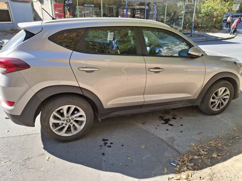 Hyundai Tucson, снимка 3 - Автомобили и джипове - 48543330