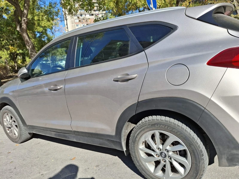 Hyundai Tucson, снимка 4 - Автомобили и джипове - 48543330