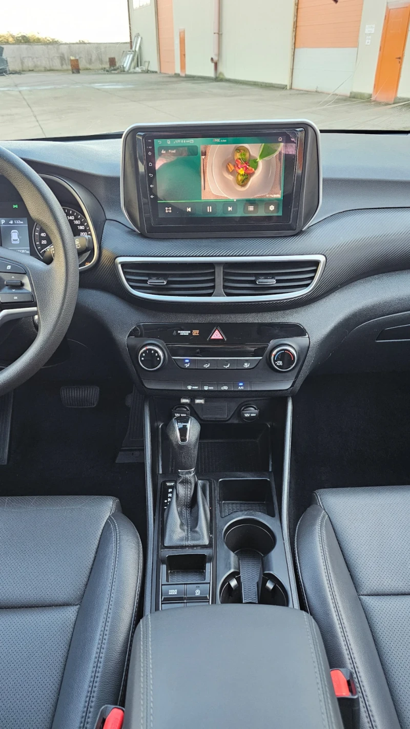 Hyundai Tucson, снимка 14 - Автомобили и джипове - 52435092