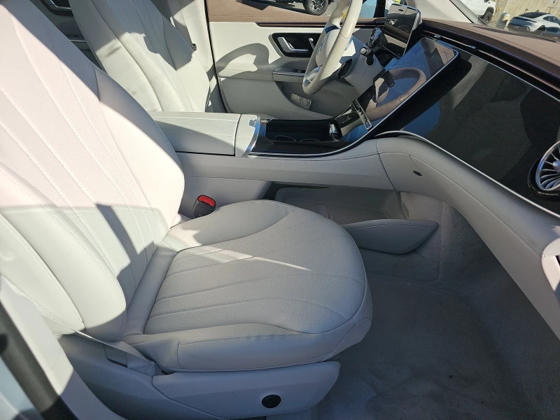 Mercedes-Benz EQE 2023* AMG LINE* BURMASTER* HEAD-UP* AMBIENT* DISTR, снимка 13 - Автомобили и джипове - 53108801