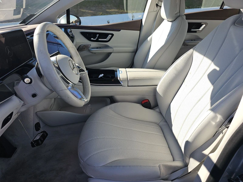Mercedes-Benz EQE 2023* AMG LINE* BURMASTER* HEAD-UP* AMBIENT* DISTR, снимка 9 - Автомобили и джипове - 53108801