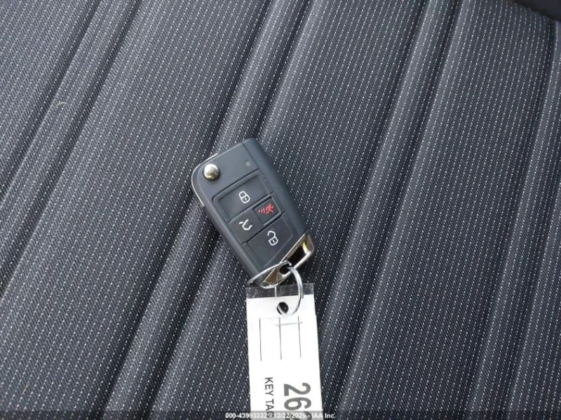 VW Tiguan 2.0T S, снимка 10 - Автомобили и джипове - 53200171