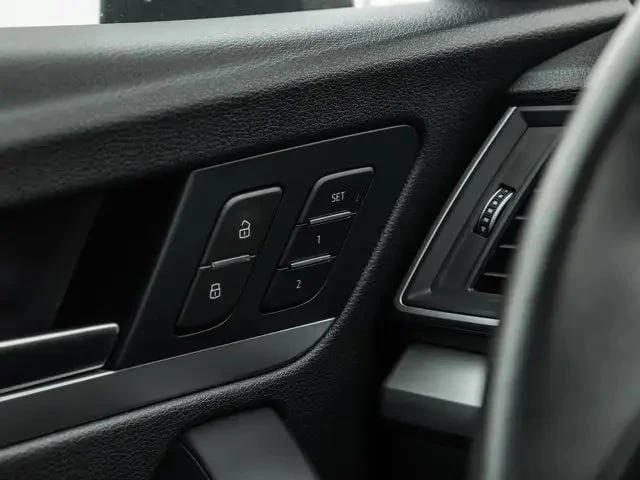 Audi Q5 * Komfort * Quattro * Подгреви * CARFAX * , снимка 15 - Автомобили и джипове - 53368723