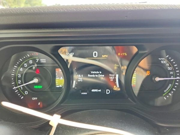Jeep Wrangler Sahara 4XE, снимка 10 - Автомобили и джипове - 56082676