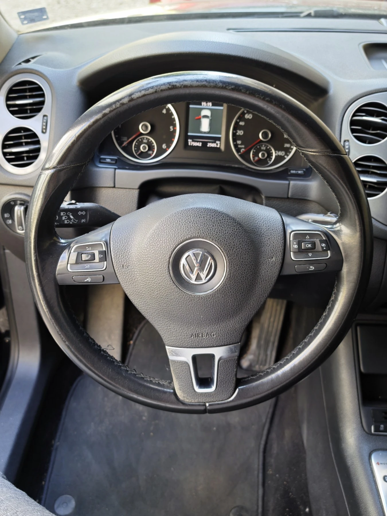 VW Tiguan 2.0 TDI 4x4 - изображение 9