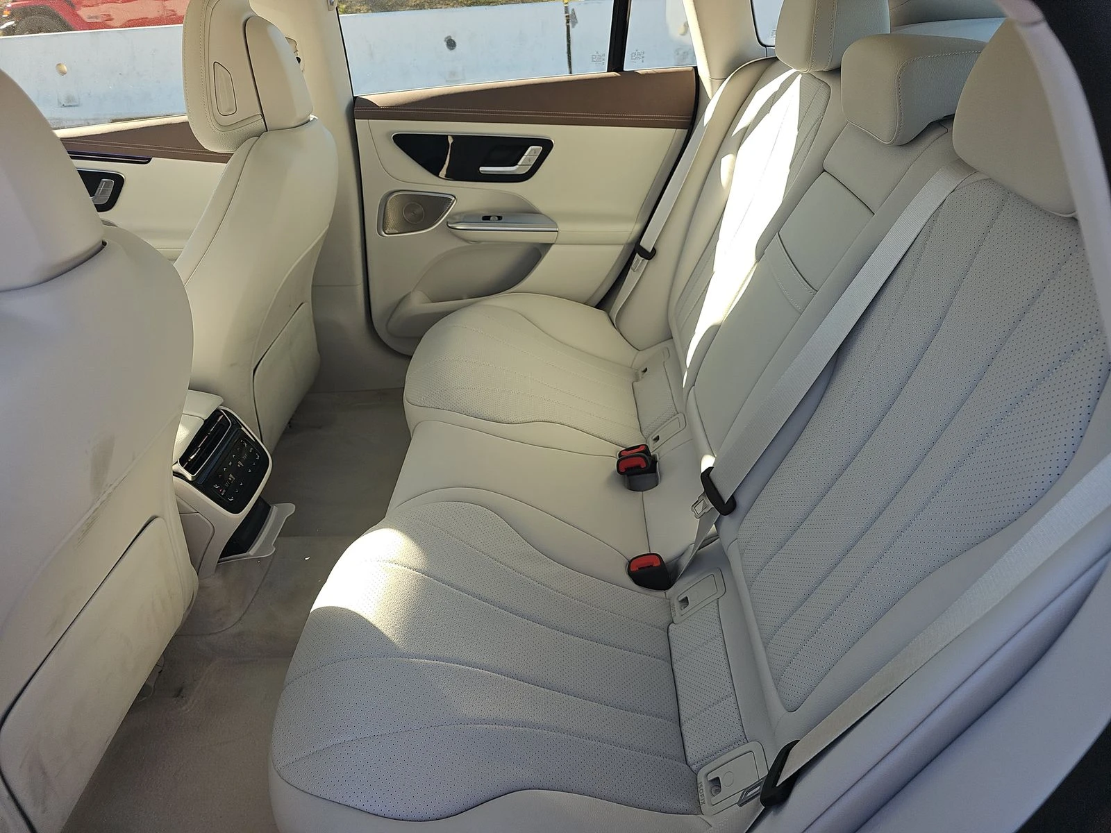 Mercedes-Benz EQE 2023* AMG LINE* BURMASTER* HEAD-UP* AMBIENT* DISTR | Mobile.bg � ����������� 15