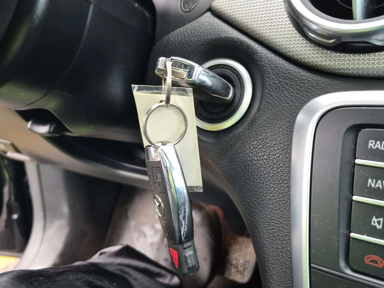 Mercedes-Benz GLA 250  4MATIC /CARFAX/Кожа/ПОдгрев/Панорама/Памет/2 Ключ, снимка 8 - Автомобили и джипове - 54046647