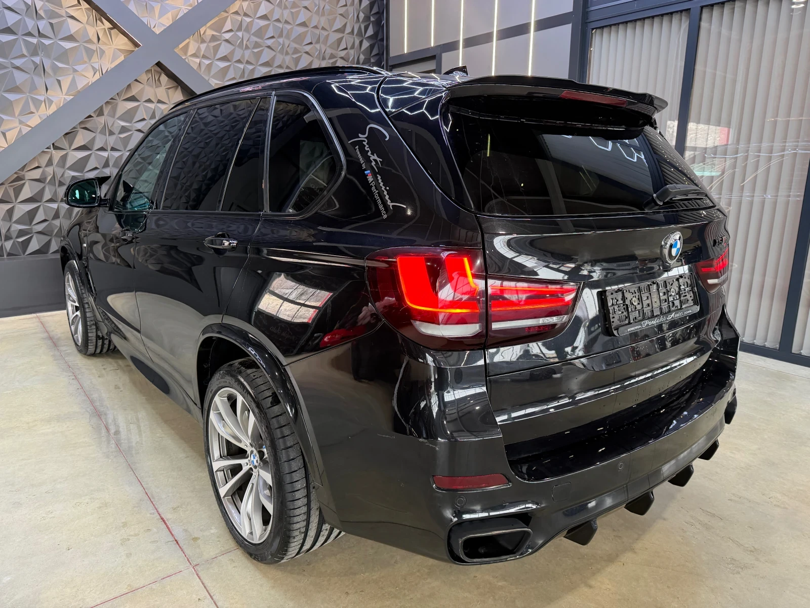 BMW X5 40d xDrive* FULL Екстри* M ПАК* ПАНОРАМА* Щори* HE, снимка 3 - Автомобили и джипове - 54113347