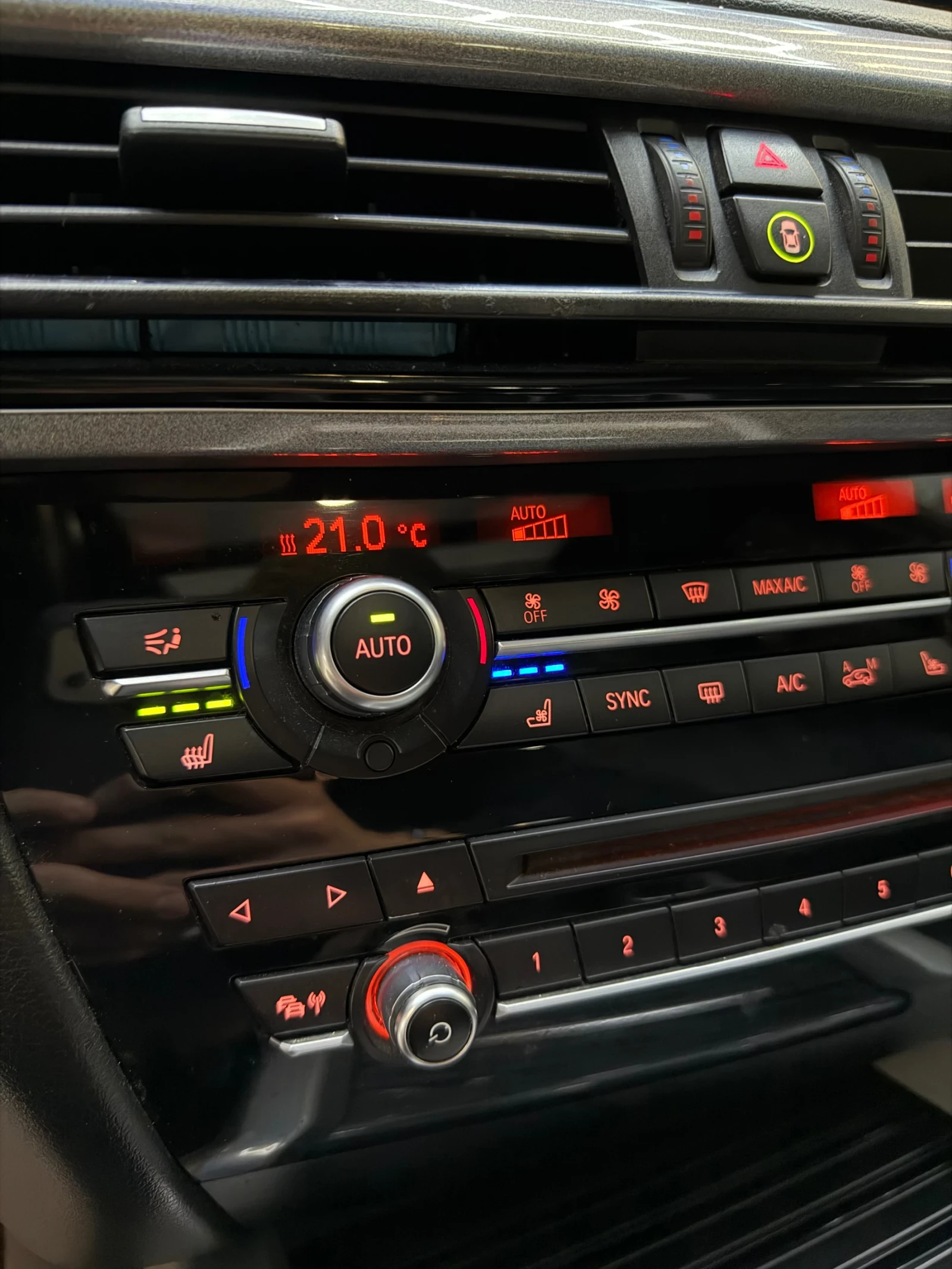 BMW X5 40d xDrive* FULL Екстри* M ПАК* ПАНОРАМА* Щори* HE, снимка 12 - Автомобили и джипове - 54113347