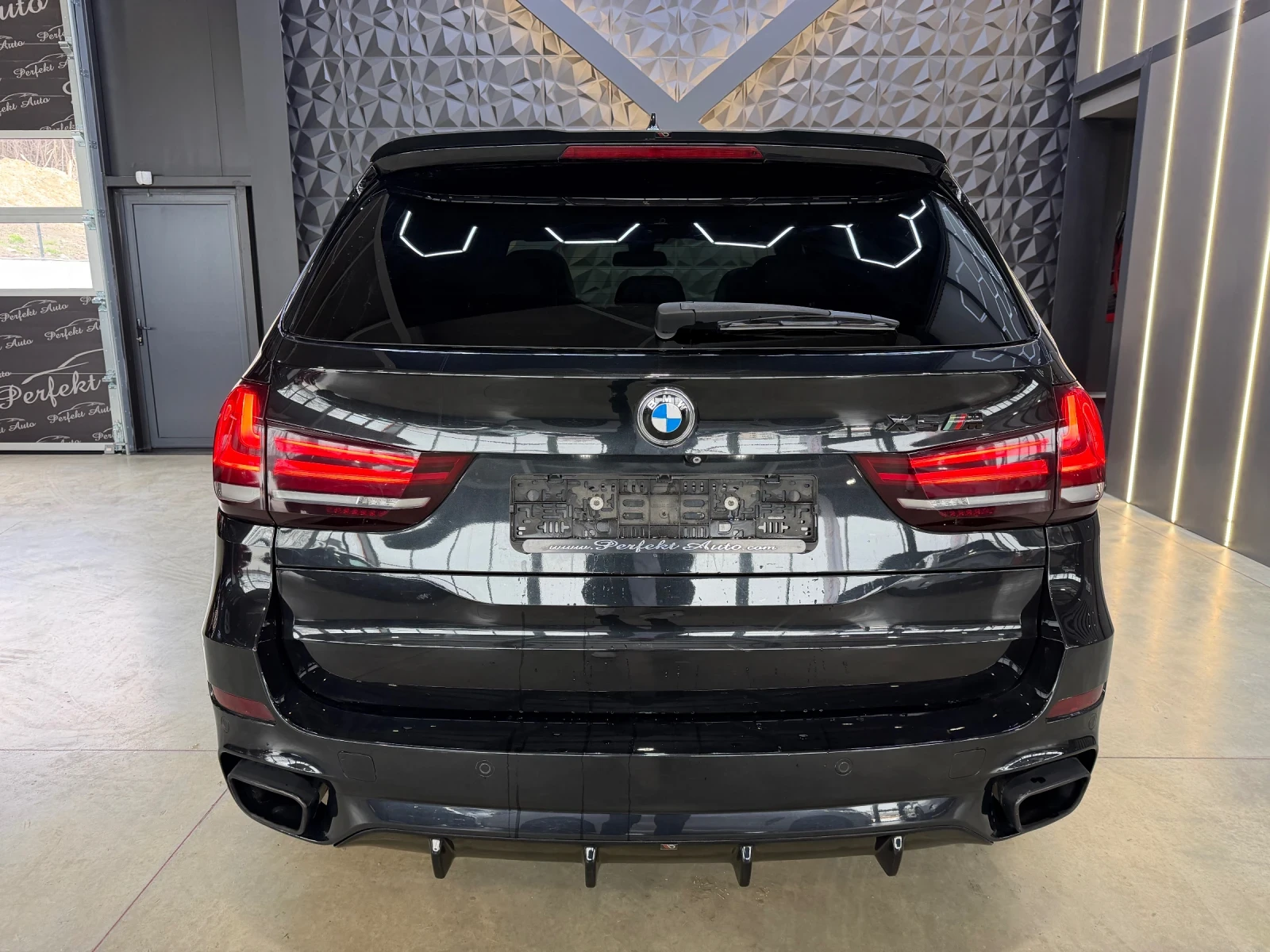 BMW X5 40d xDrive* FULL Екстри* M ПАК* ПАНОРАМА* Щори* HE, снимка 4 - Автомобили и джипове - 54113347