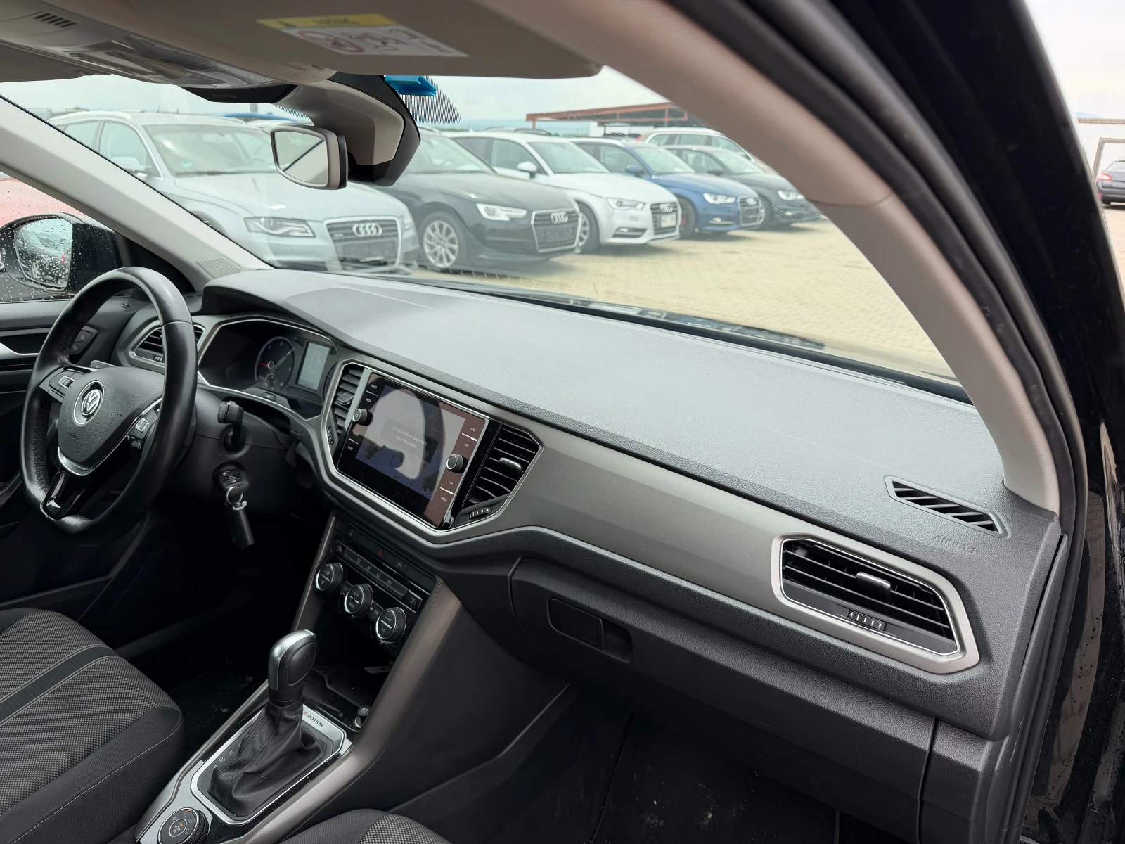 VW T-Roc 2.0TDI 4MOTION AVTOMAT/NAVI EURO 6, снимка 10 - Автомобили и джипове - 54471919
