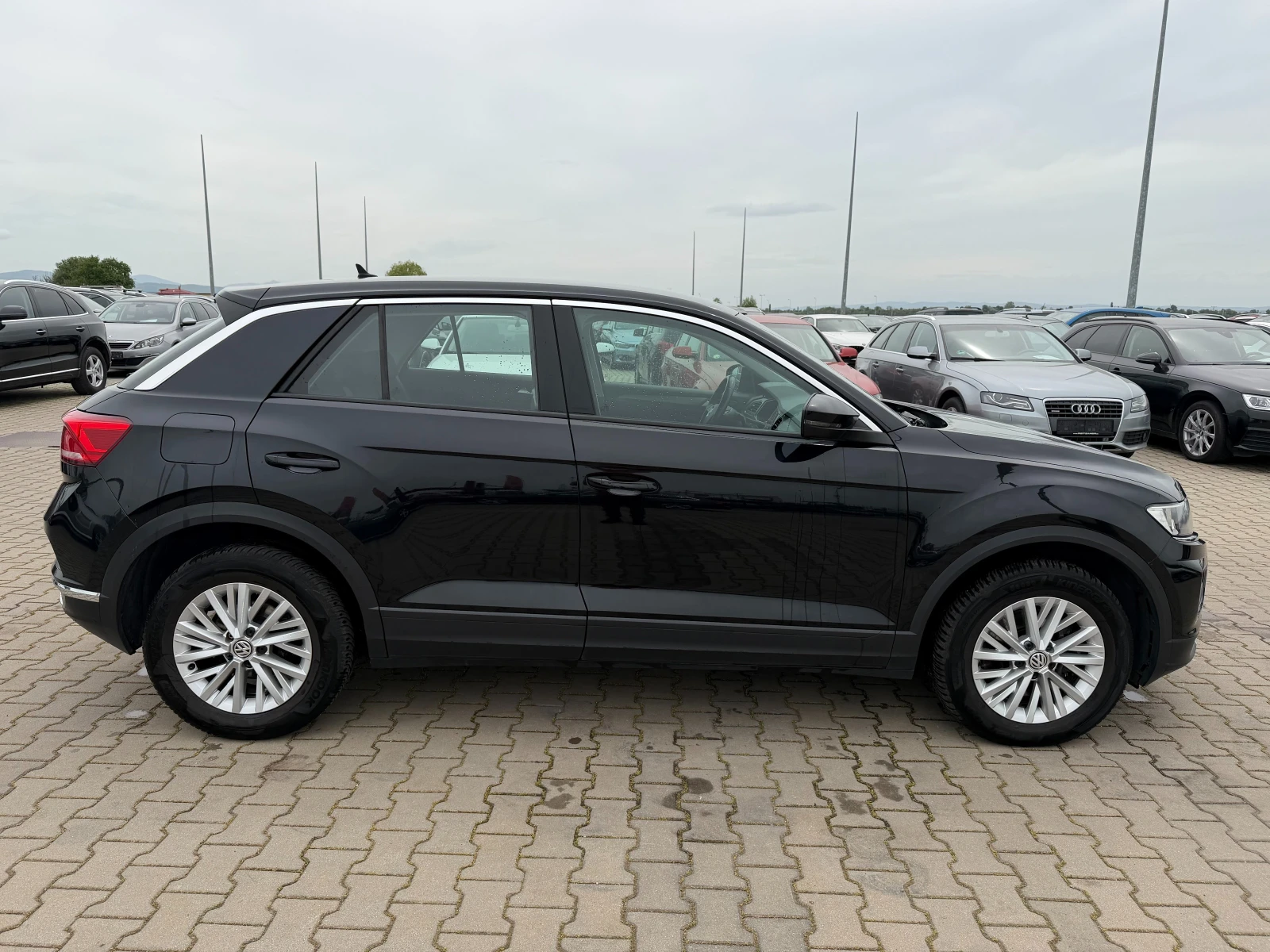 VW T-Roc 2.0TDI 4MOTION AVTOMAT/NAVI EURO 6, снимка 5 - Автомобили и джипове - 54471919