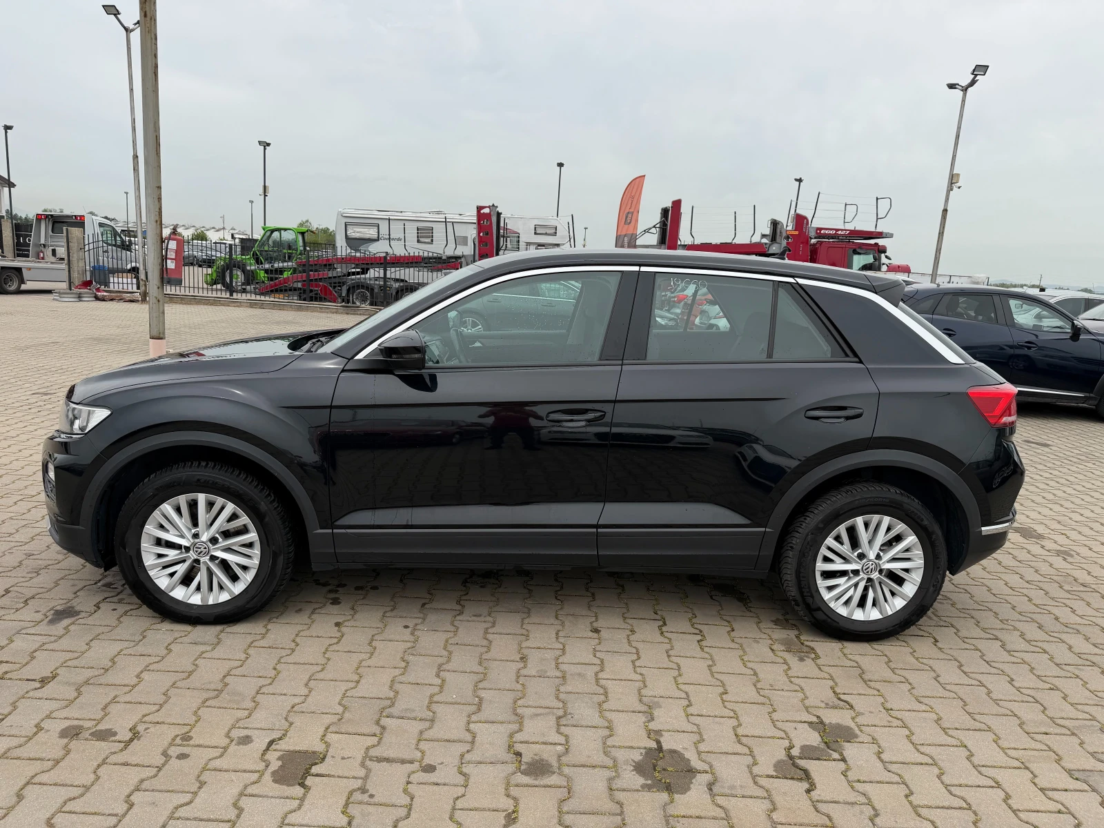 VW T-Roc 2.0TDI 4MOTION AVTOMAT/NAVI EURO 6, снимка 9 - Автомобили и джипове - 54471919