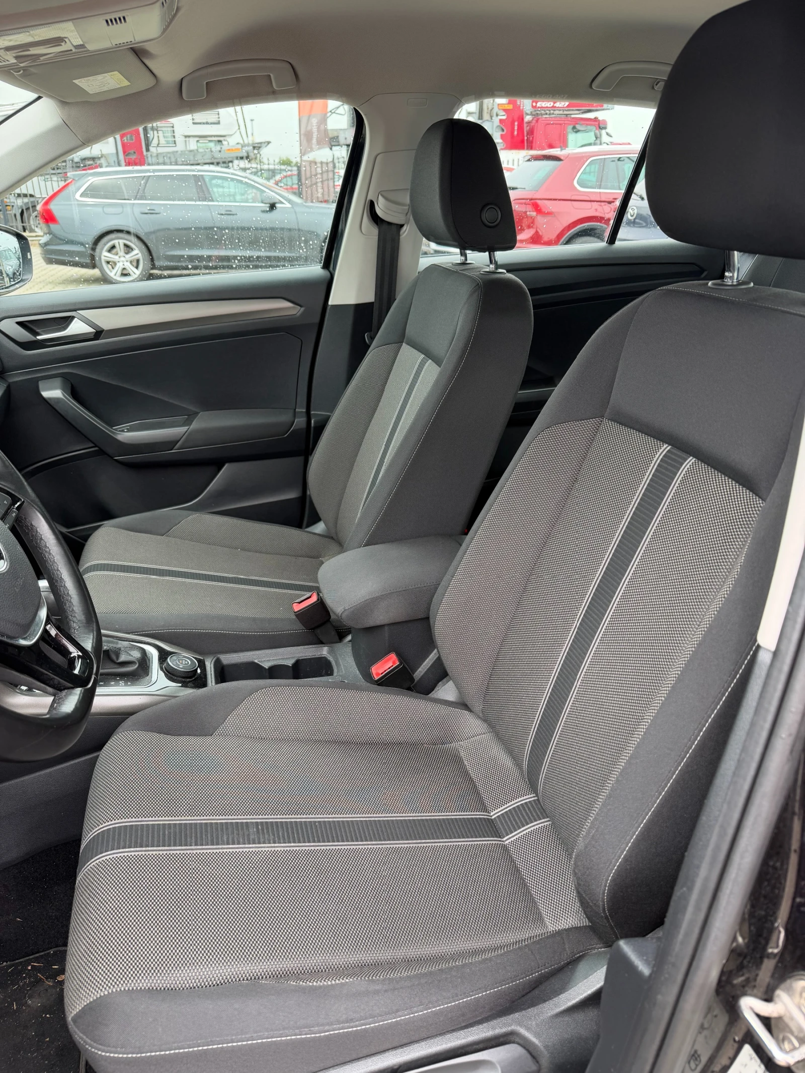 VW T-Roc 2.0TDI 4MOTION AVTOMAT/NAVI EURO 6, снимка 11 - Автомобили и джипове - 54471919