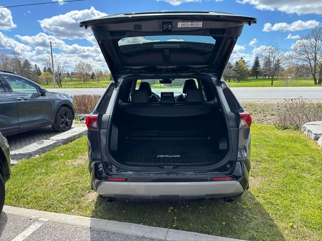 Toyota Rav4 | Hybrid XSE | ПОДГРЕВ | ШИБИДАХ | CARFAX | , снимка 15 - Автомобили и джипове - 54529421