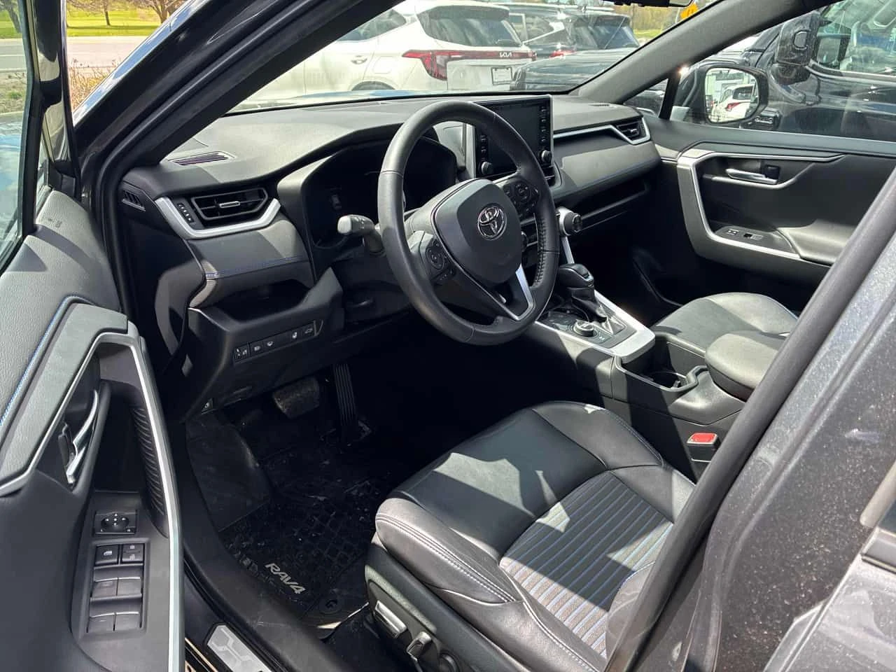 Toyota Rav4 | Hybrid XSE | ПОДГРЕВ | ШИБИДАХ | CARFAX | , снимка 5 - Автомобили и джипове - 54529421
