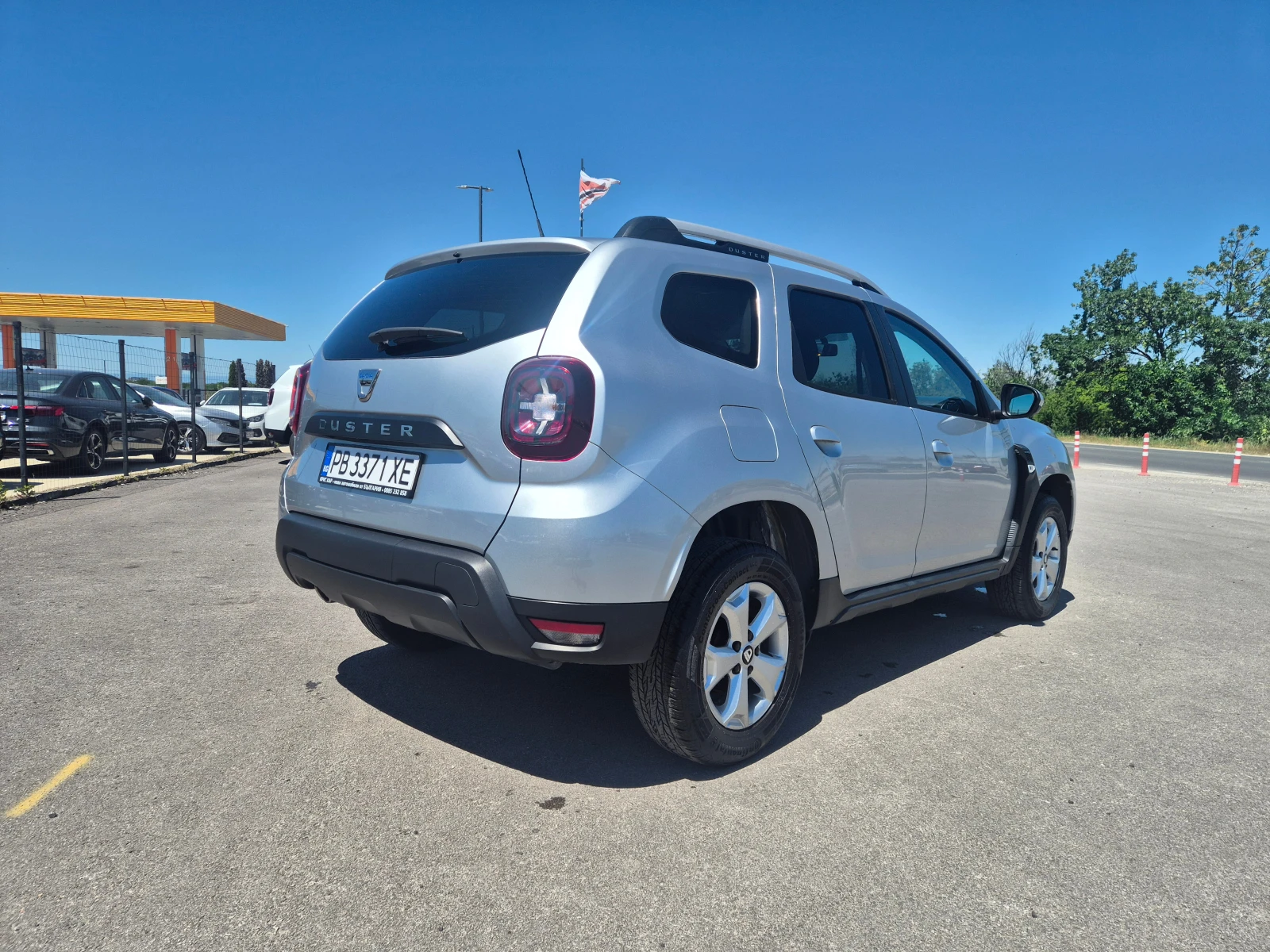 Dacia Duster 1.5 DCI 4x4 M/T, снимка 5 - Автомобили и джипове - 54718850