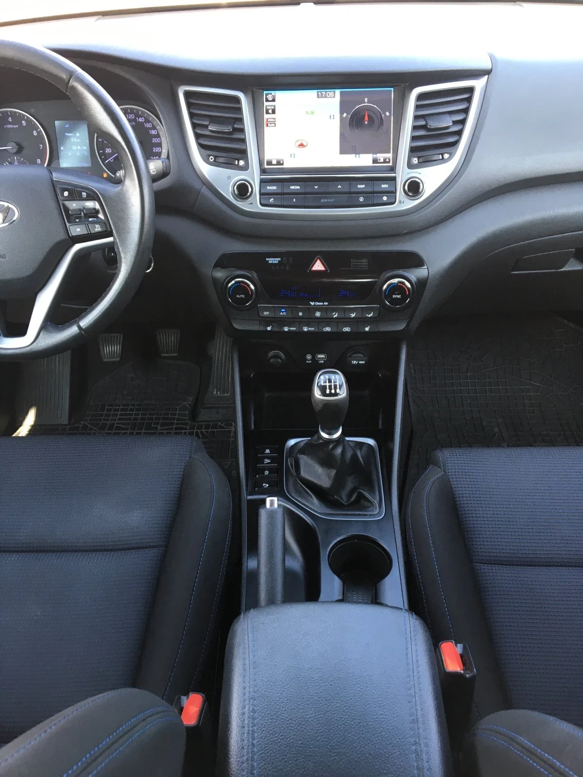 Hyundai Tucson 1.6 i Швейцария , снимка 11 - Автомобили и джипове - 55334965