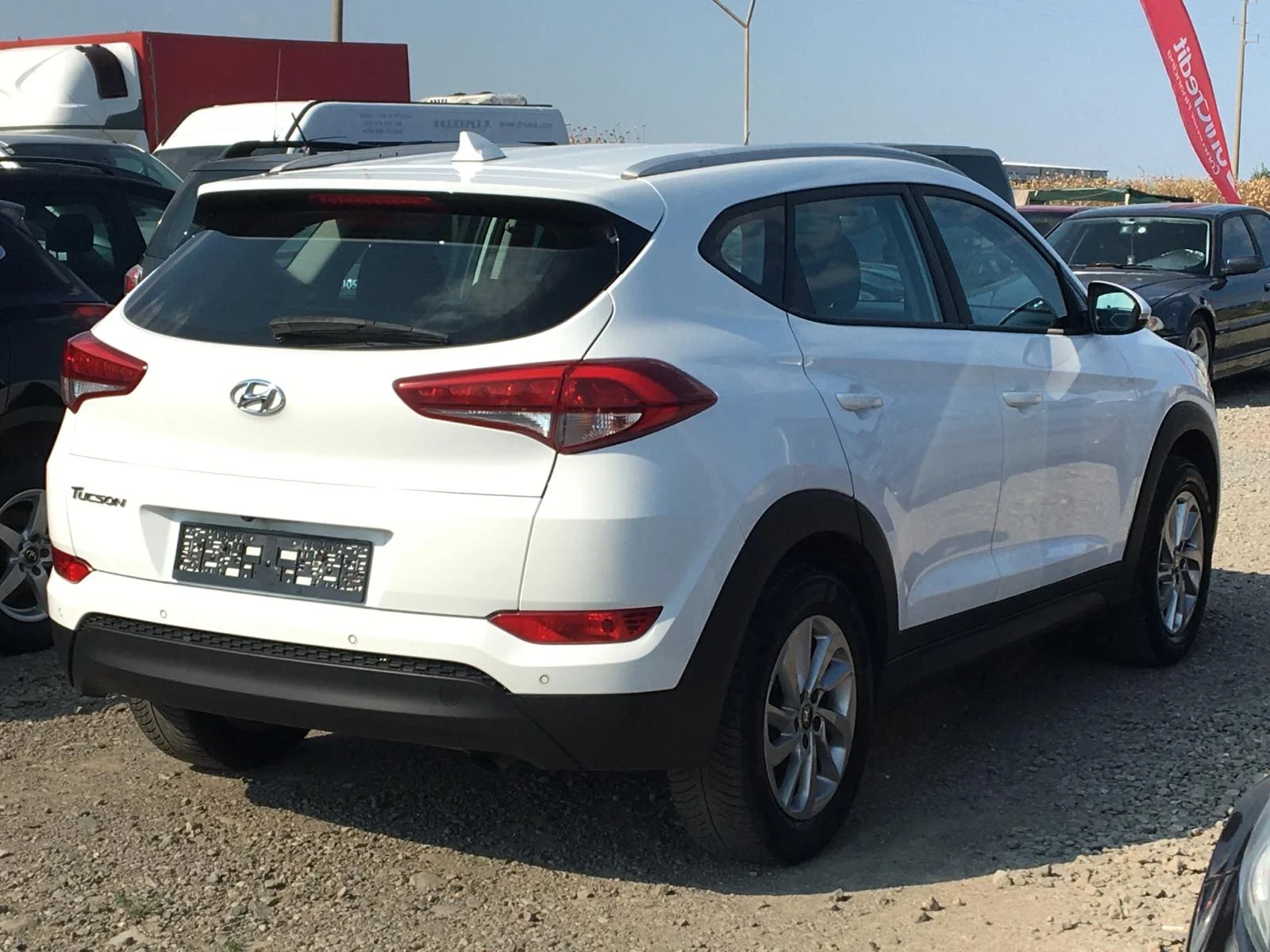 Hyundai Tucson 1.6 i Швейцария , снимка 4 - Автомобили и джипове - 55334965