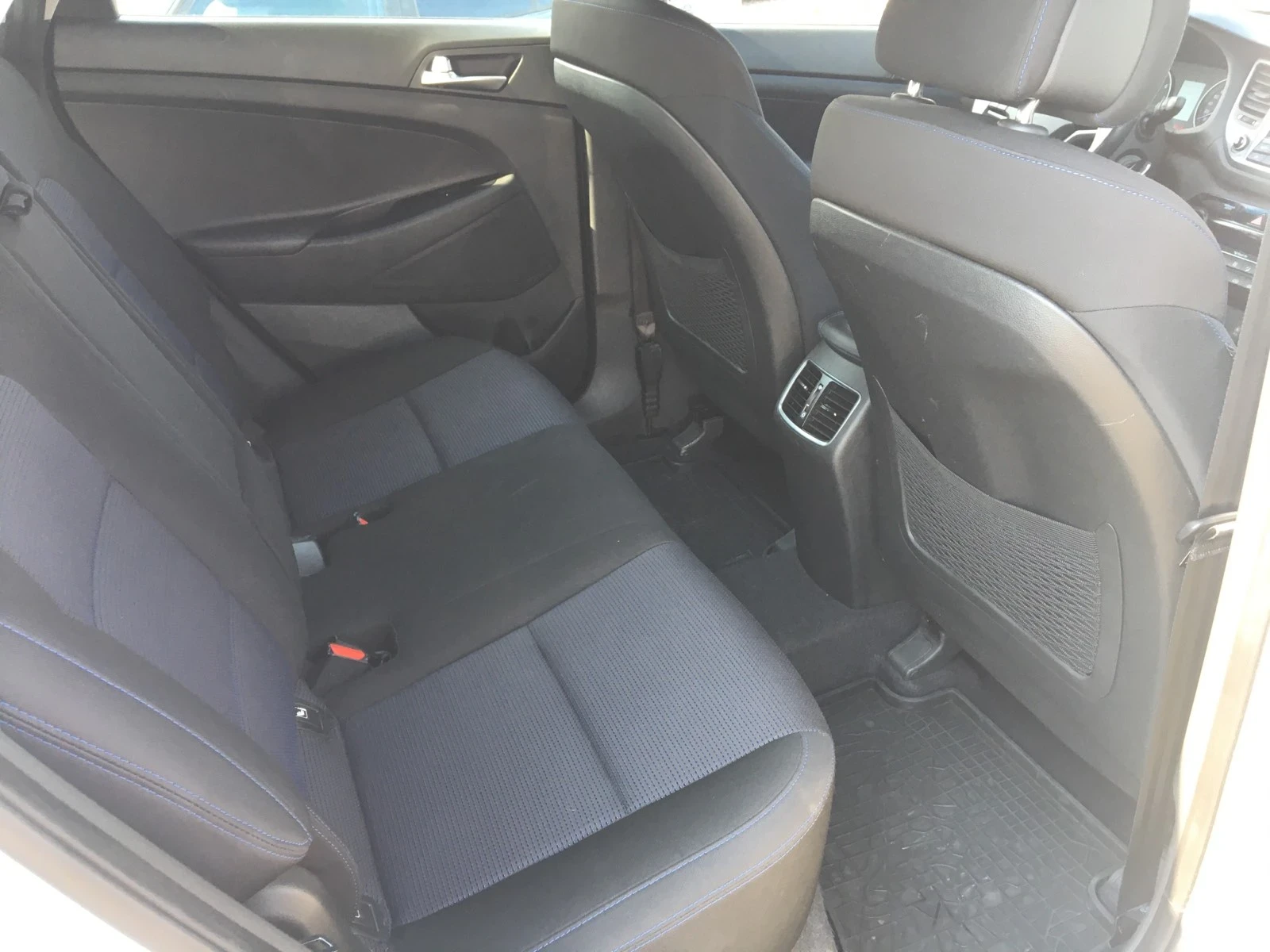 Hyundai Tucson 1.6 i Швейцария , снимка 12 - Автомобили и джипове - 55334965