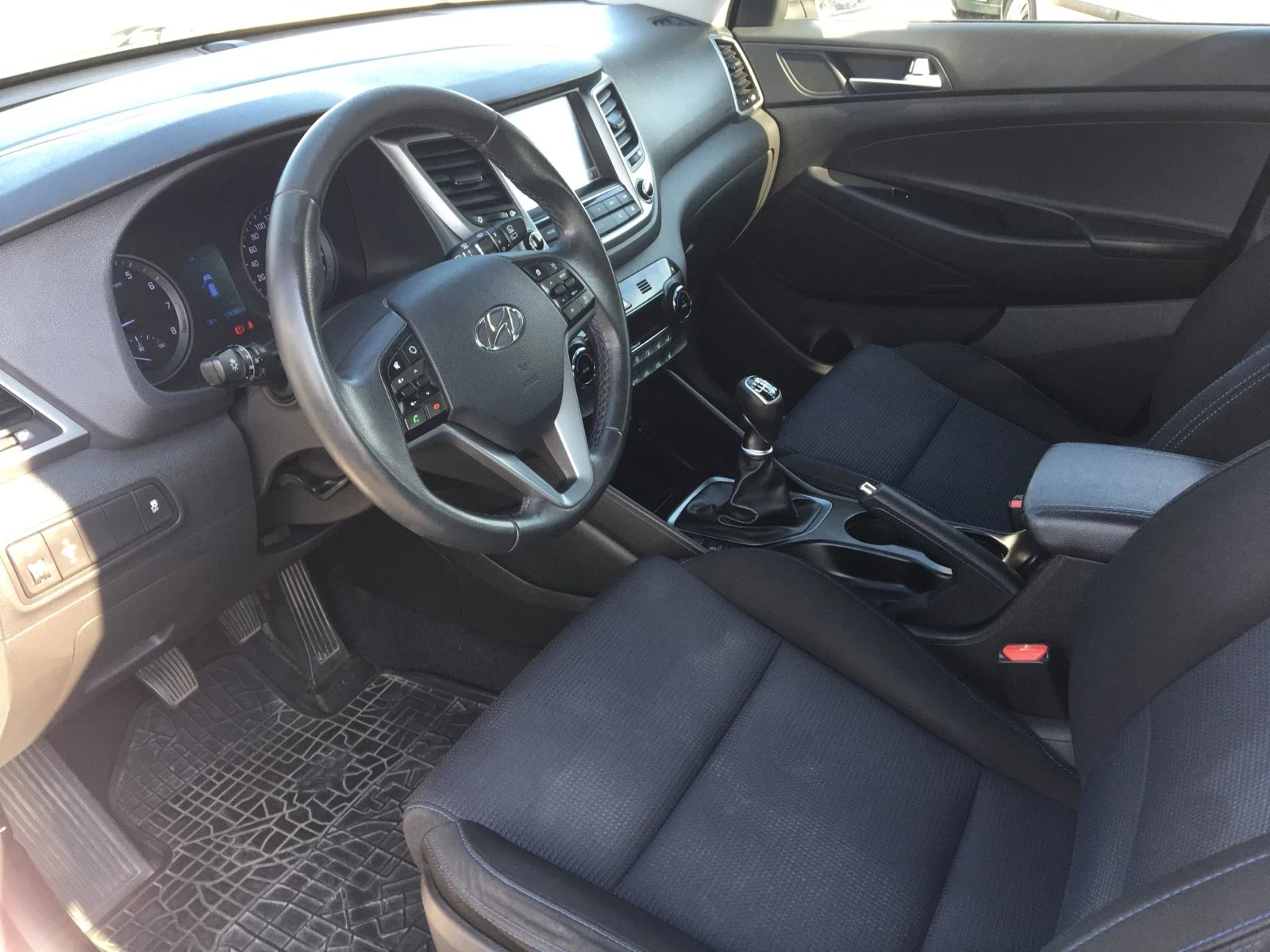 Hyundai Tucson 1.6 i Швейцария , снимка 9 - Автомобили и джипове - 55334965