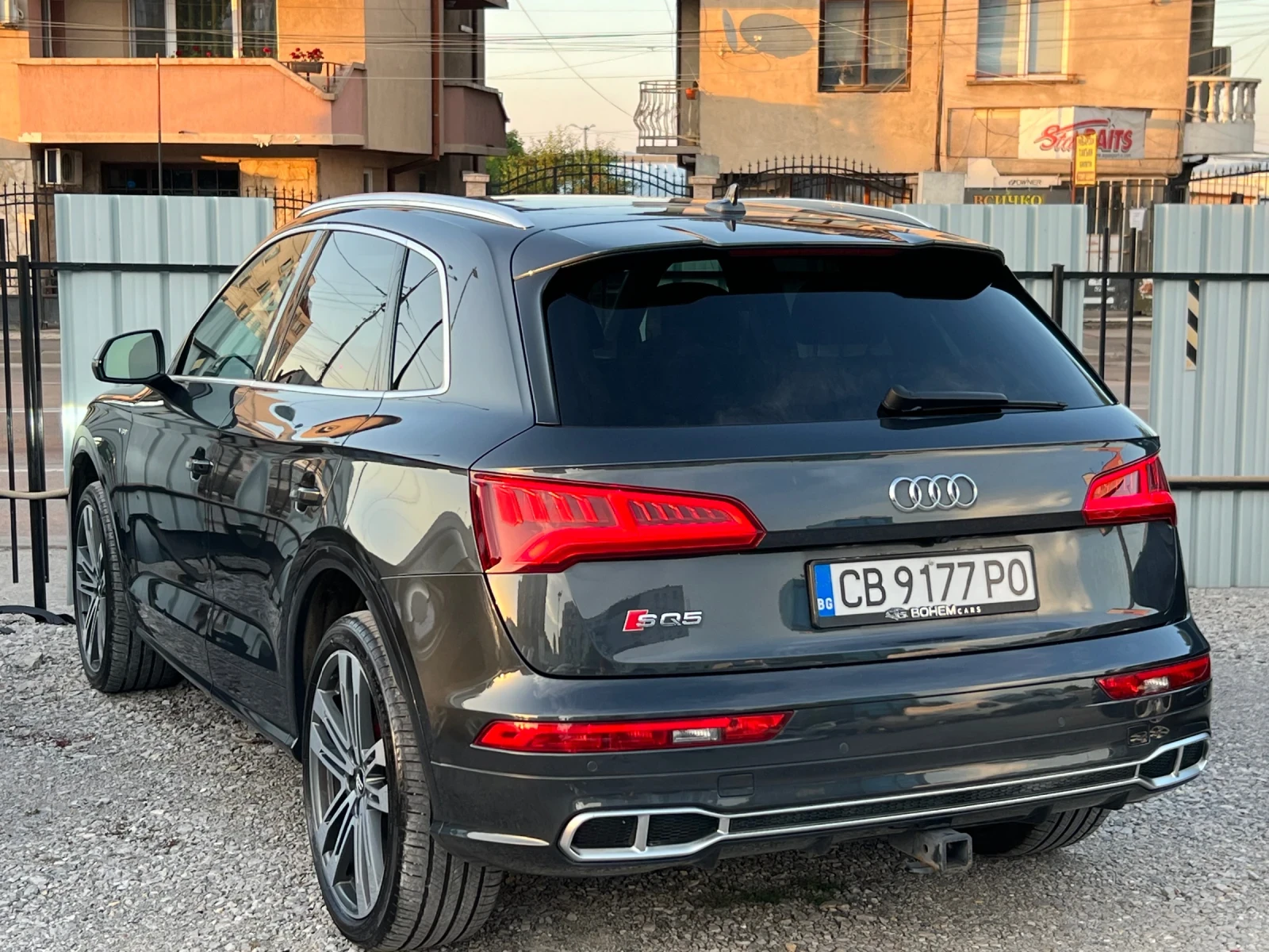 Audi SQ5 3.0TFSI* B&O* BLIND SPOT* DIGITAL* БАРТЕР/ЛИЗИНГ, снимка 4 - Автомобили и джипове - 55481810