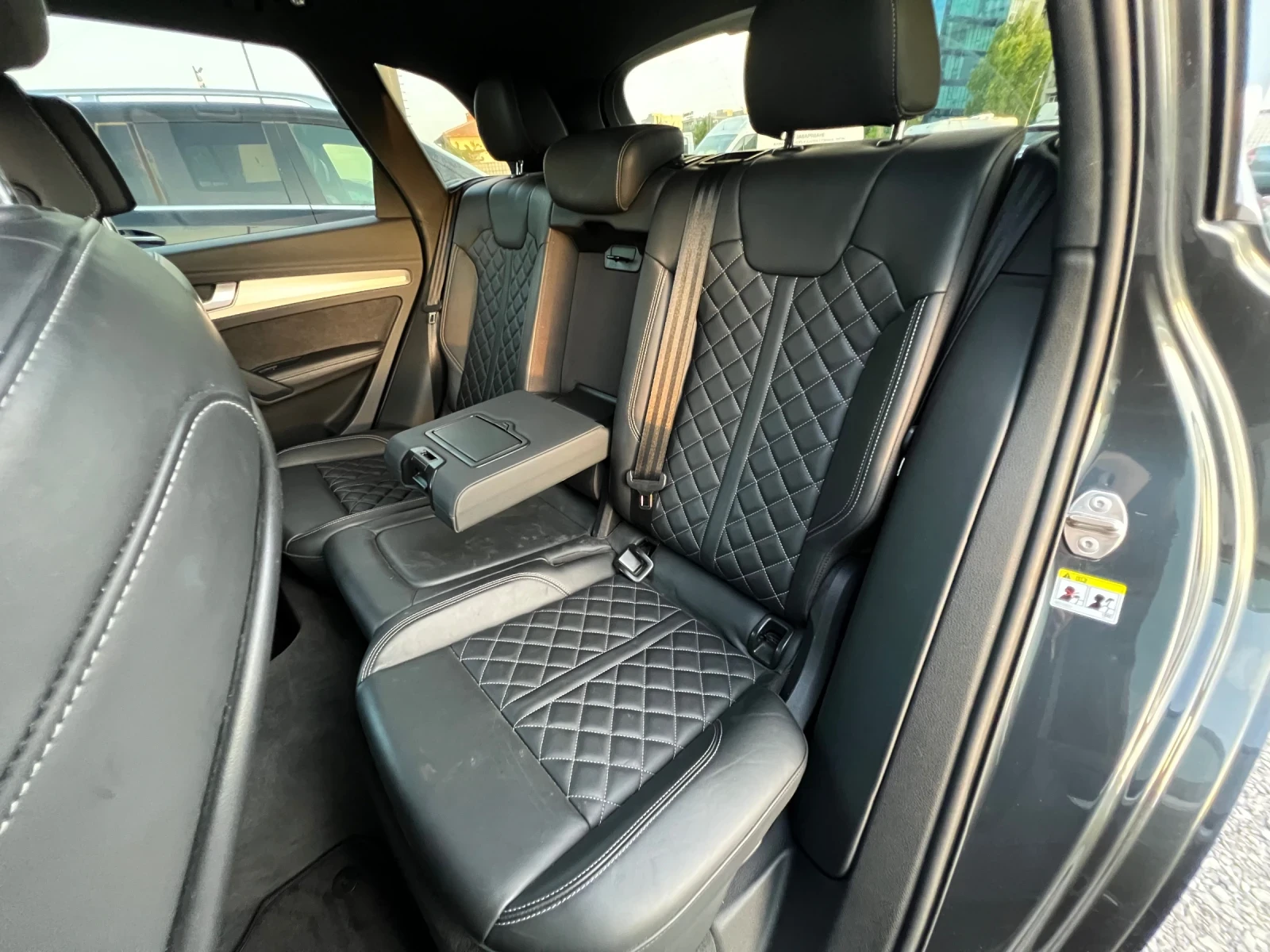 Audi SQ5 3.0TFSI* B&O* BLIND SPOT* DIGITAL* БАРТЕР/ЛИЗИНГ, снимка 10 - Автомобили и джипове - 55481810