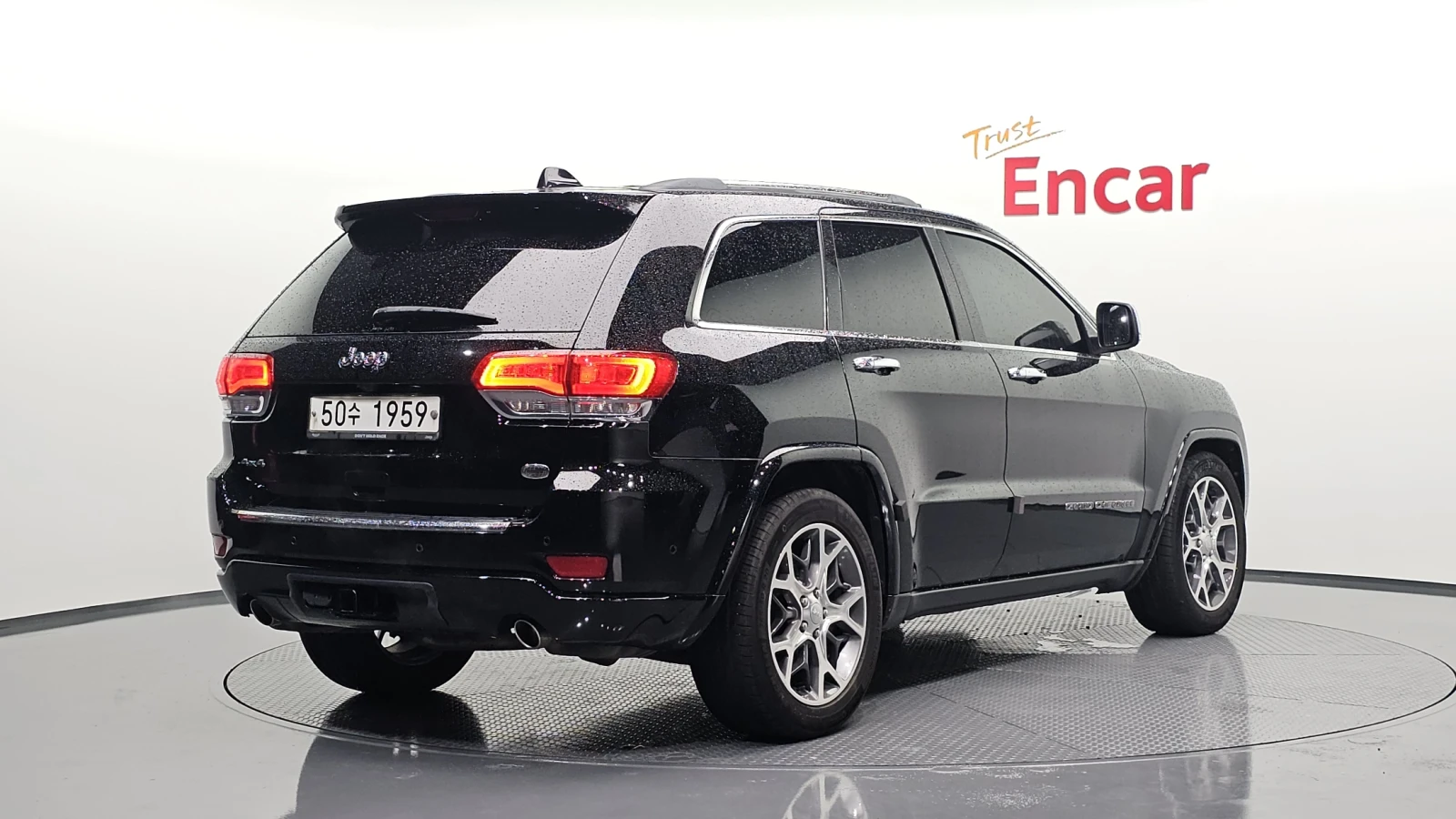 Jeep Grand cherokee OVERLAND ' DISTRONIC ' ОБДУХ, снимка 2 - Автомобили и джипове - 55903421