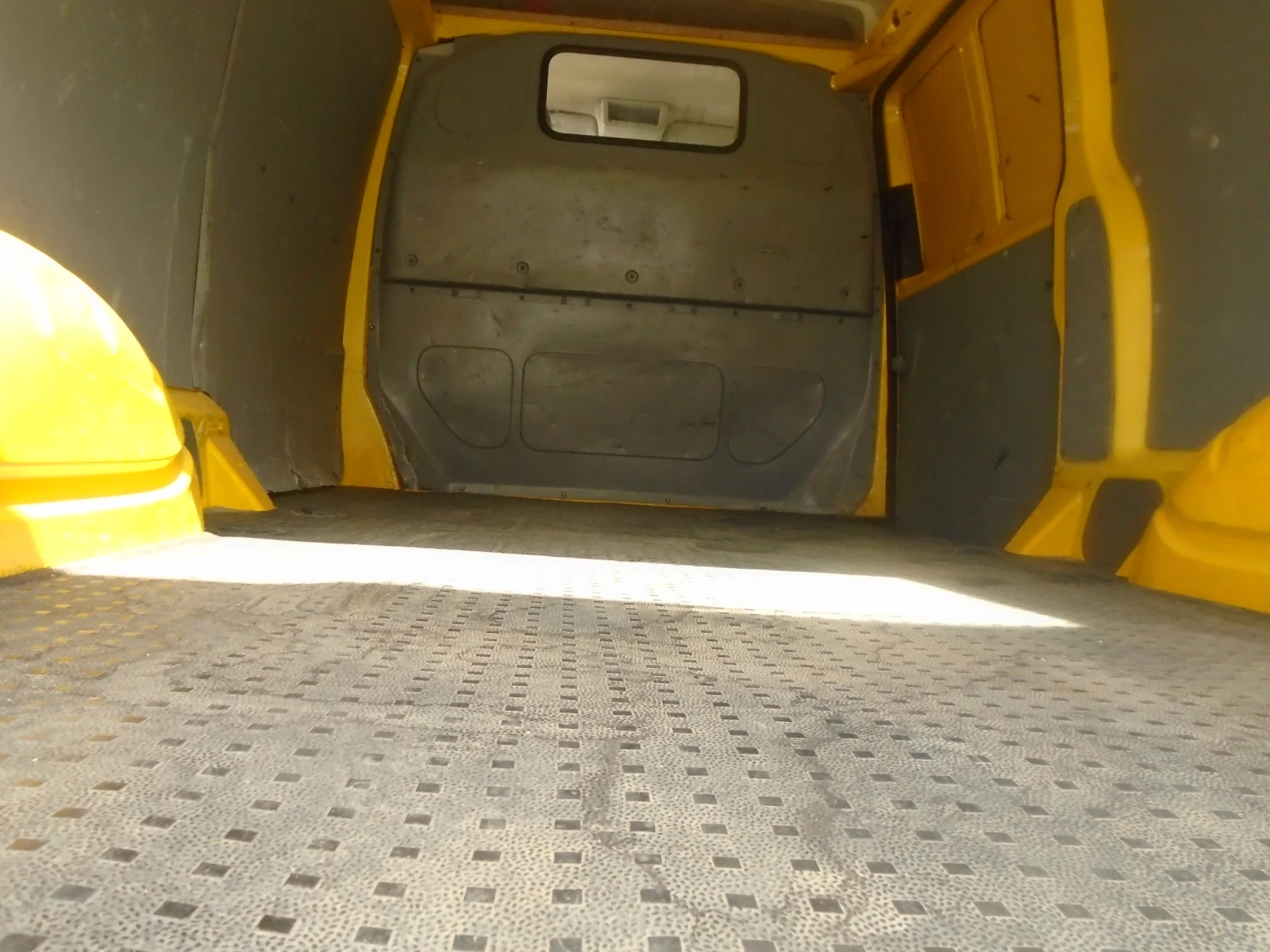 VW Transporter 1.9 - изображение 2