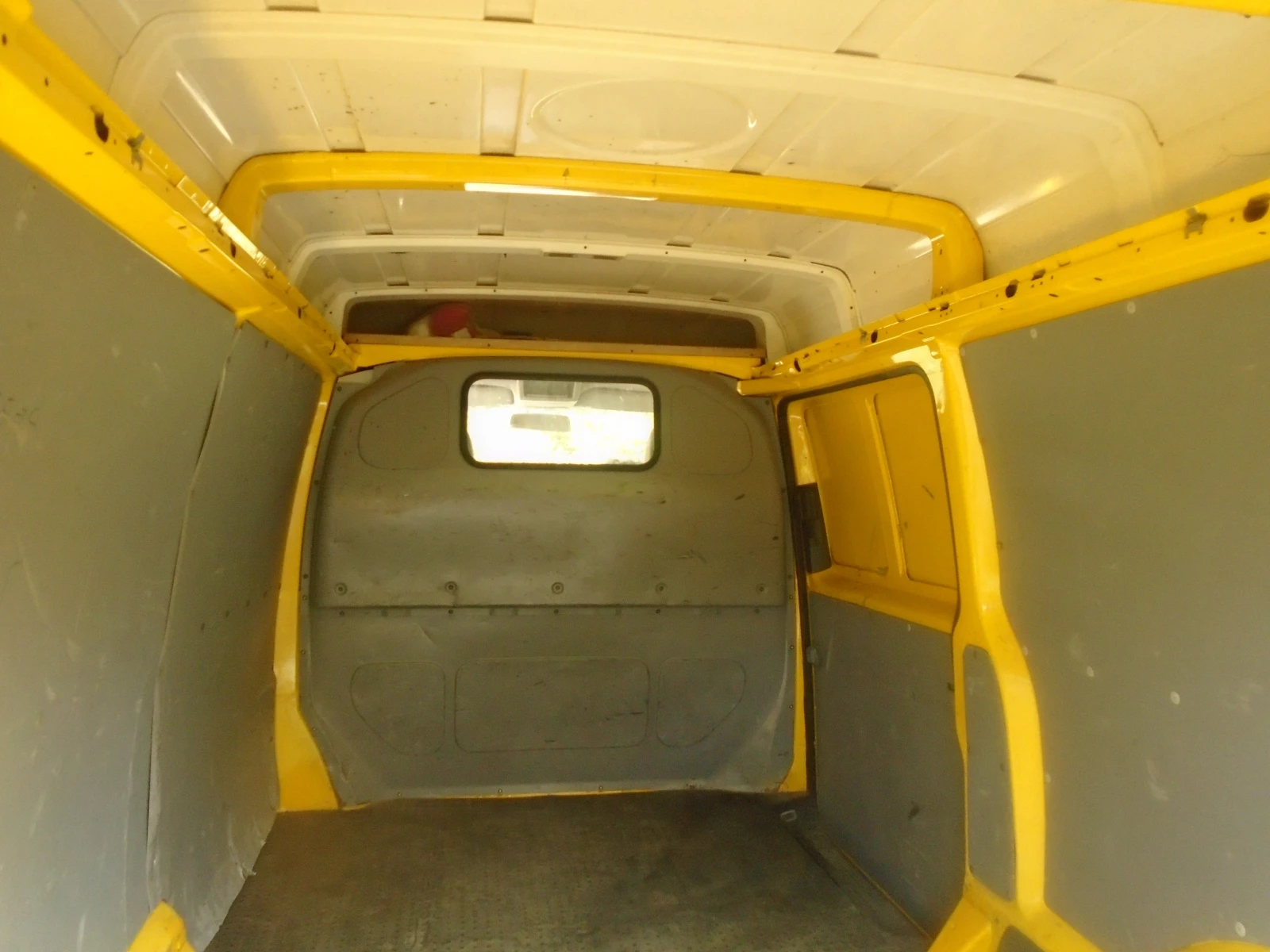 VW Transporter 1.9 - изображение 4