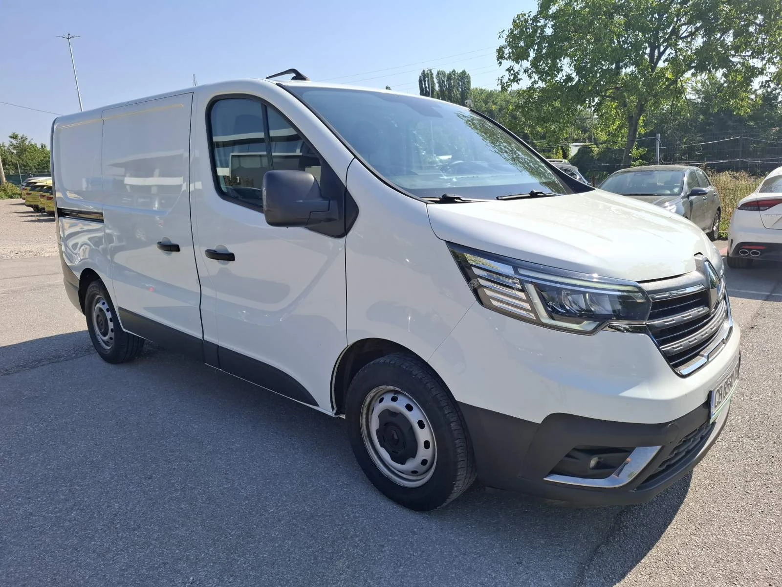 Renault Trafic 2.0 dci, снимка 3 - Бусове и автобуси - 56463845