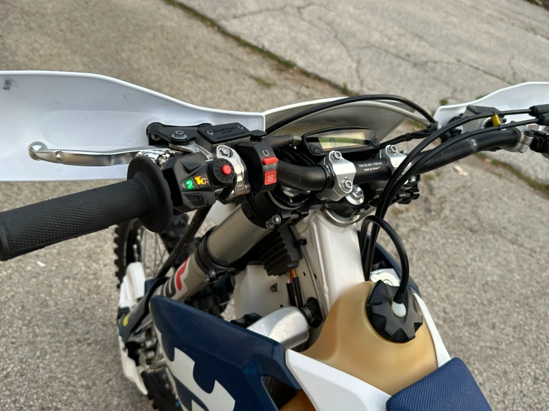 Husqvarna FE FE 250 MAP/Traction, снимка 8 - Мотоциклети и мототехника - 52576919