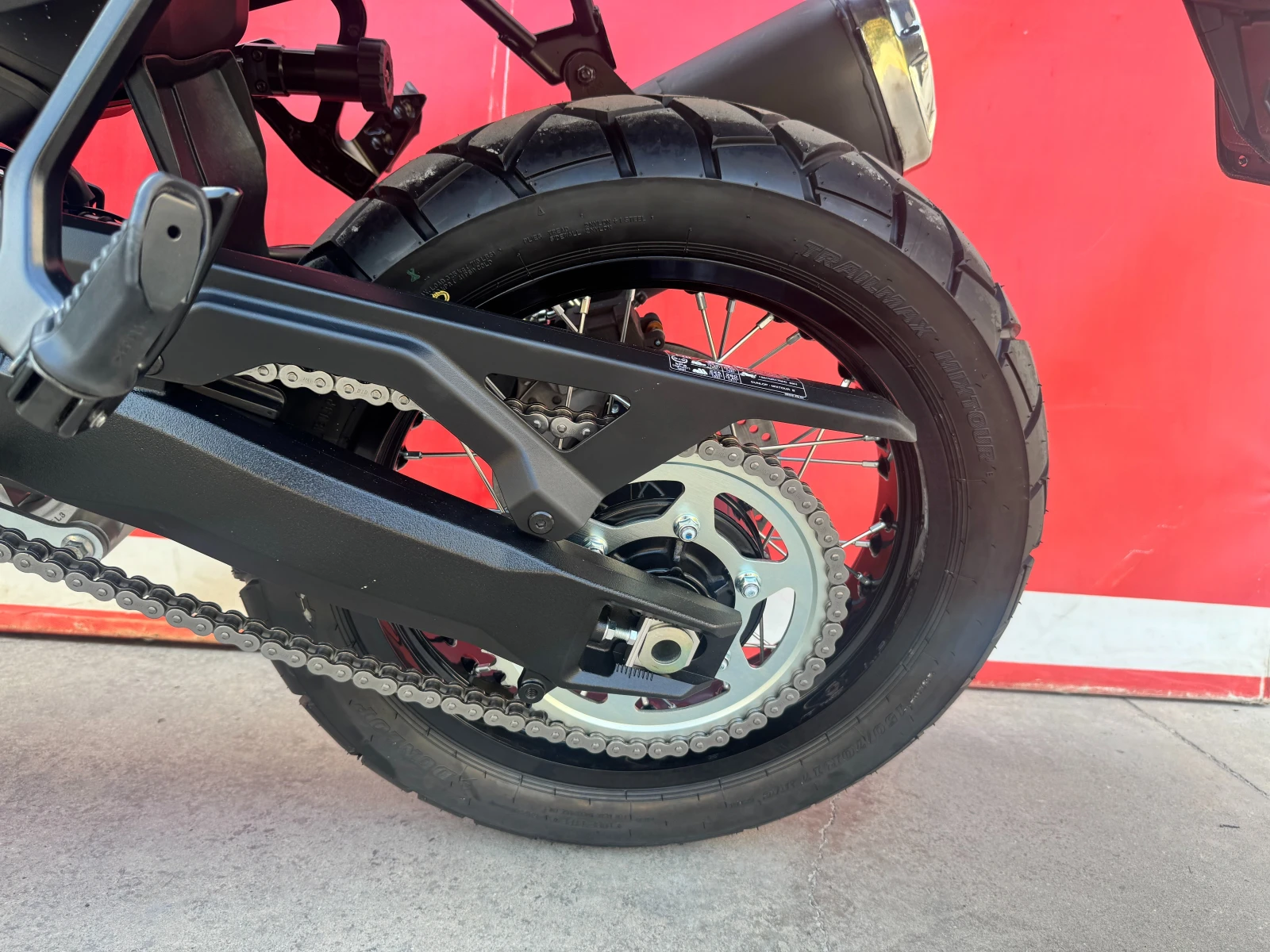 Suzuki V-strom 800 DE glass sparkle black, снимка 13 - Мотоциклети и мототехника - 56038178