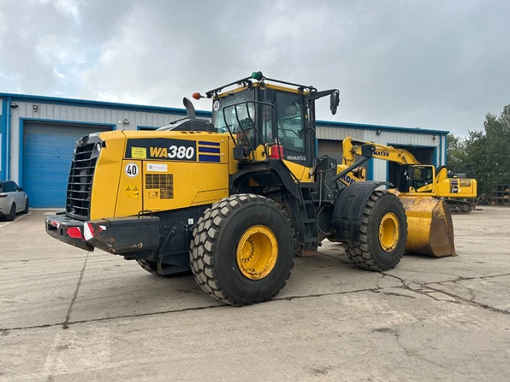Челен товарач Komatsu WA380-8 - изображение 3