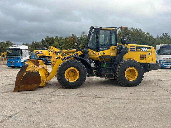 Челен товарач Komatsu WA380-8 - изображение 2