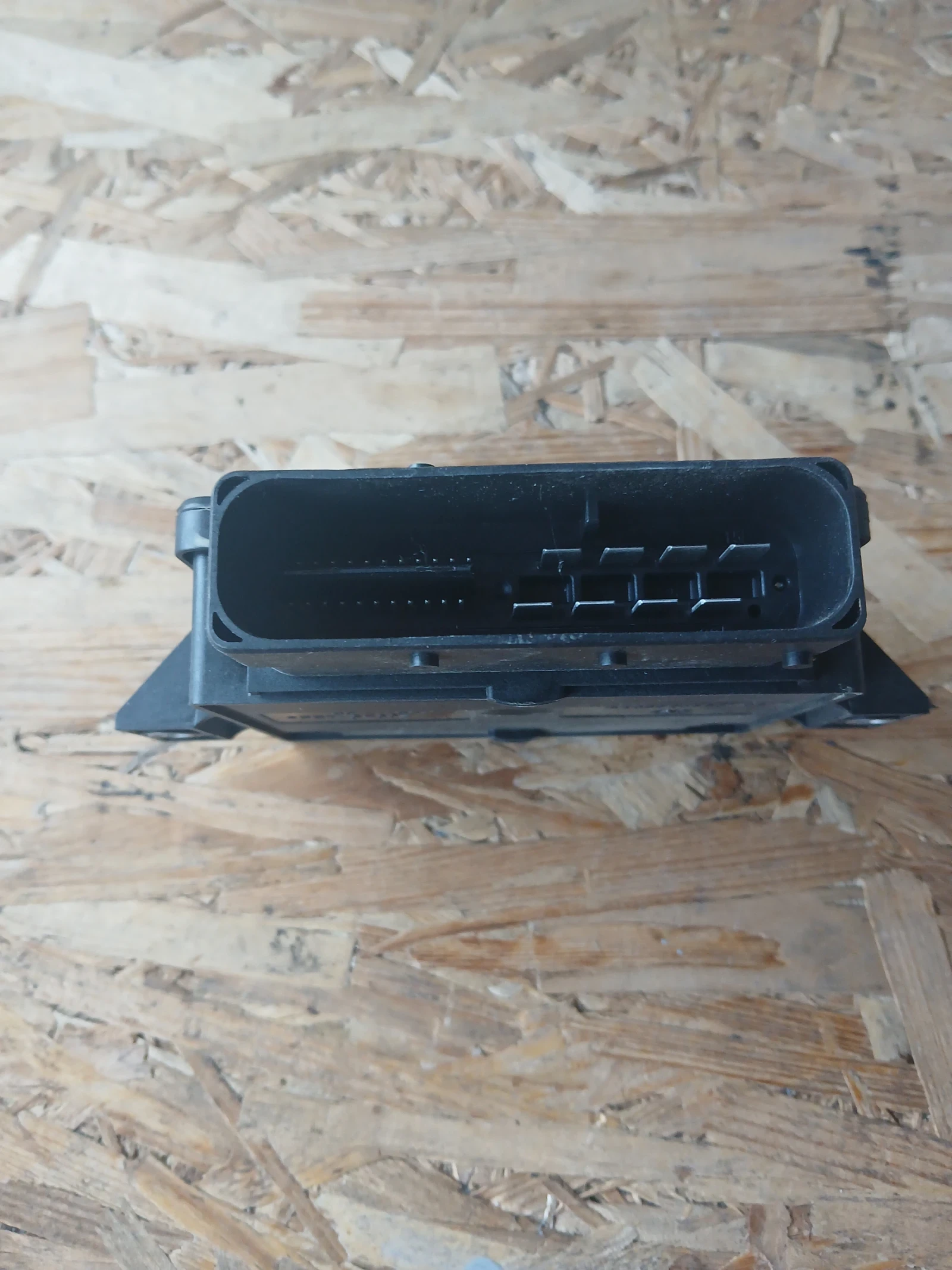 BJ32-2C496-AH модул ръчна спирачка Lend Rover Evoque 2012г , снимка 2 - Части - 55881719