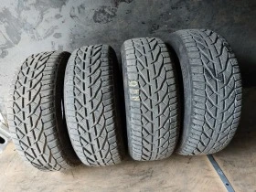 Гуми Зимни 215/55R16, снимка 1 - Гуми и джанти - 45323981