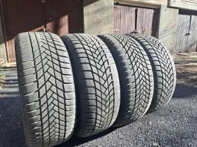 Гуми Зимни 215/50R17, снимка 1 - Гуми и джанти - 48127411