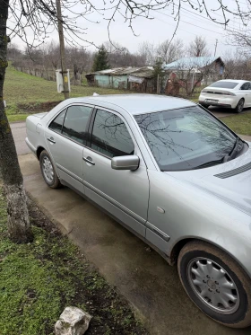 Mercedes-Benz E 250 ., снимка 4