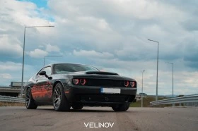 Dodge Challenger SRT Hemi 6.4, снимка 2