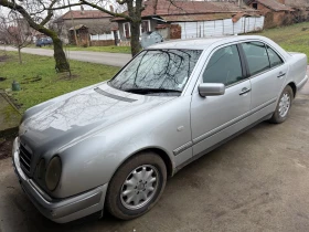 Mercedes-Benz E 250 ., снимка 6