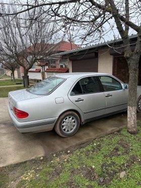 Mercedes-Benz E 250 ., снимка 2