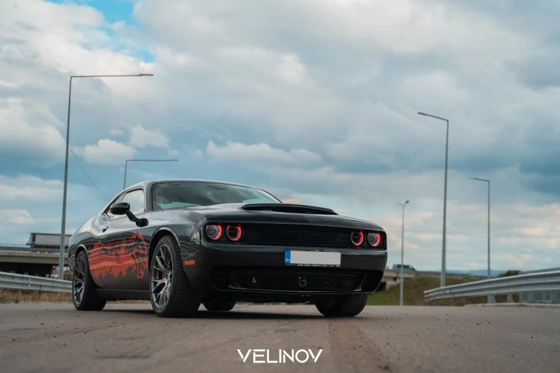 Dodge Challenger SRT Hemi 6.4, снимка 2 - Автомобили и джипове - 49136913