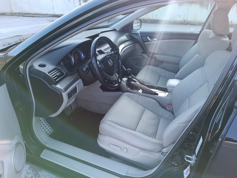 Honda Accord 2.2/150/Executive+ + + /автоматик/дистроник /кожа , снимка 5 - Автомобили и джипове - 48355286