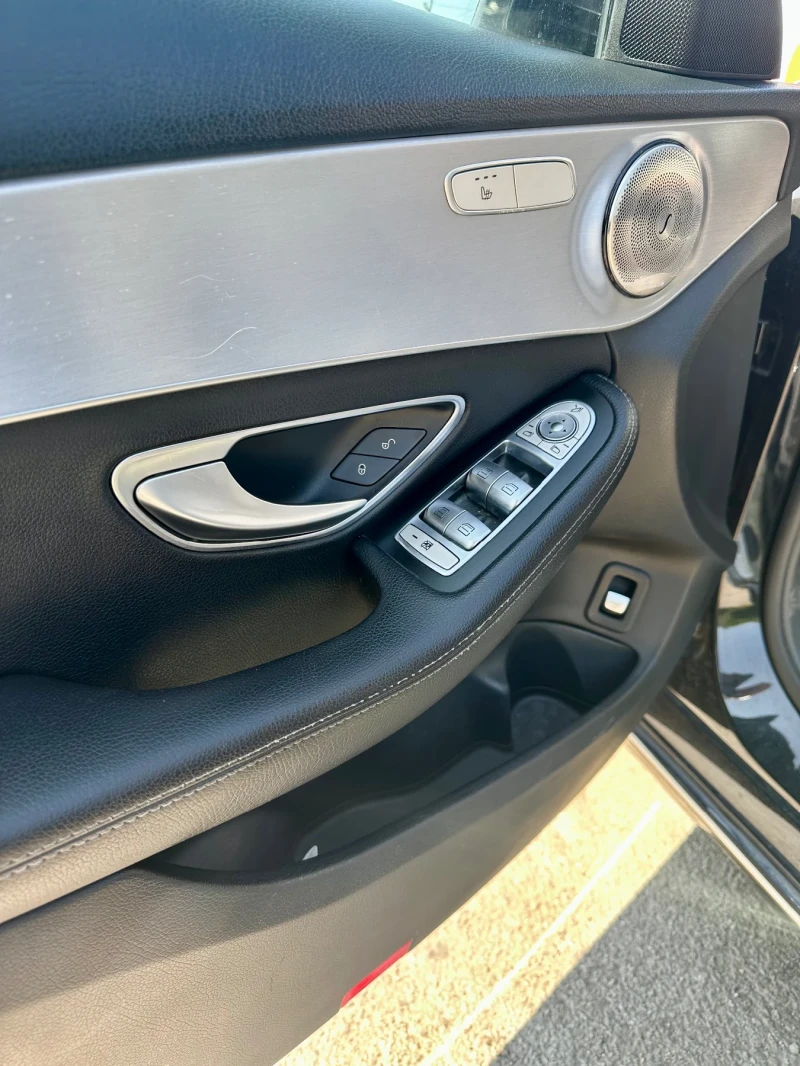 Mercedes-Benz C 300, снимка 10 - Автомобили и джипове - 52406173