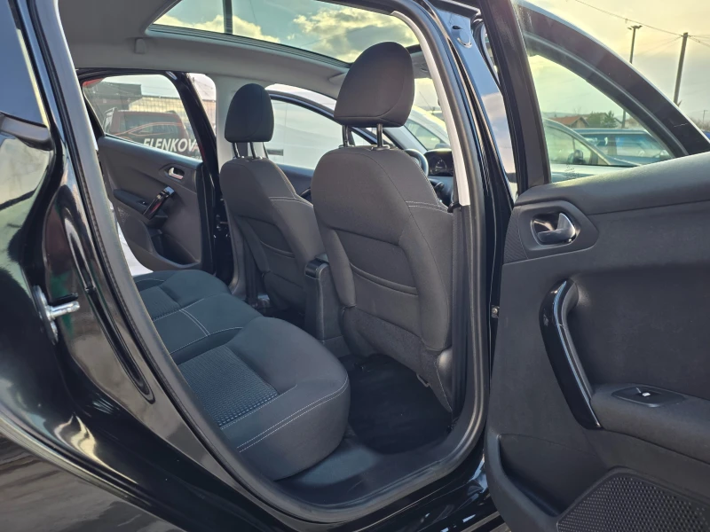 Peugeot 208 81774км 1.2I-110к.с EURO 6B-НАВИГАЦИЯ-ШВЕЙЦАРИЯ, снимка 14 - Автомобили и джипове - 52516031