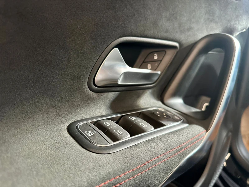 Mercedes-Benz CLA 250 е Coupe * AMG* Camera * Лизинг, снимка 8 - Автомобили и джипове - 53006620